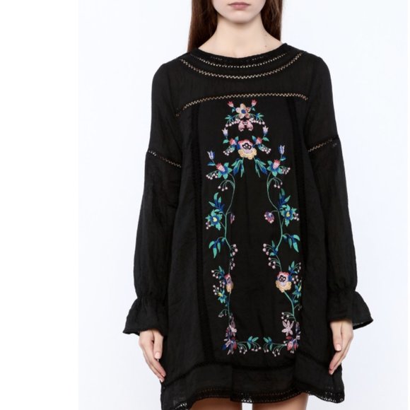 Umgee Dresses & Skirts - Umgee Black Long Sleeve Dress with Floral Embroidery - Medium